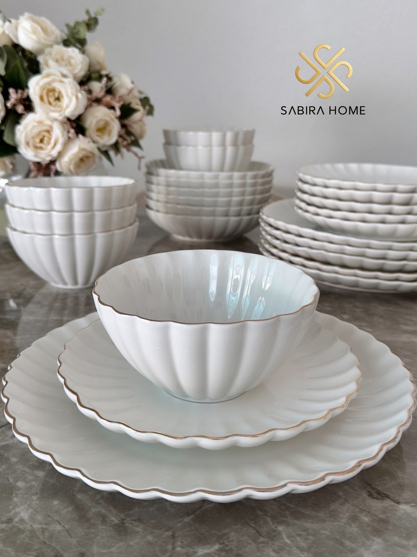 Porzellan mit Goldrand